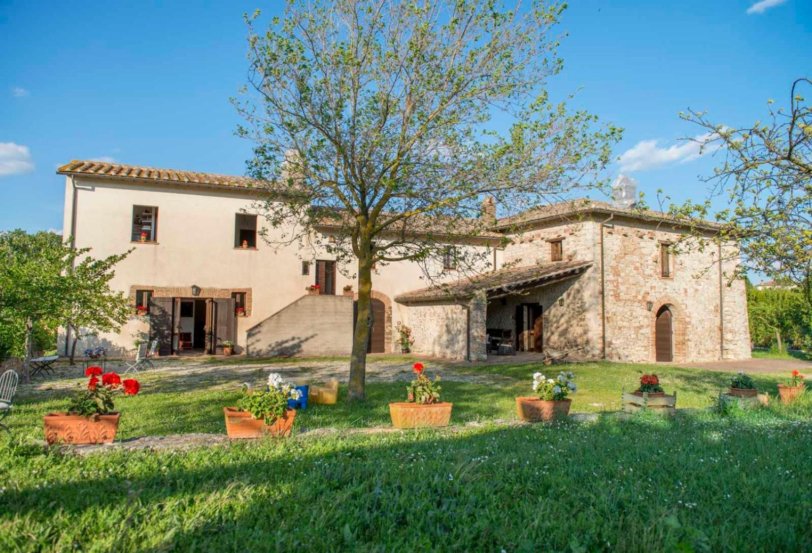 Agriturismo Piano Grande Avigliano Umbro Exterior photo